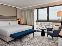 Hilton-vienna-park-king-bedroom-spotlisting